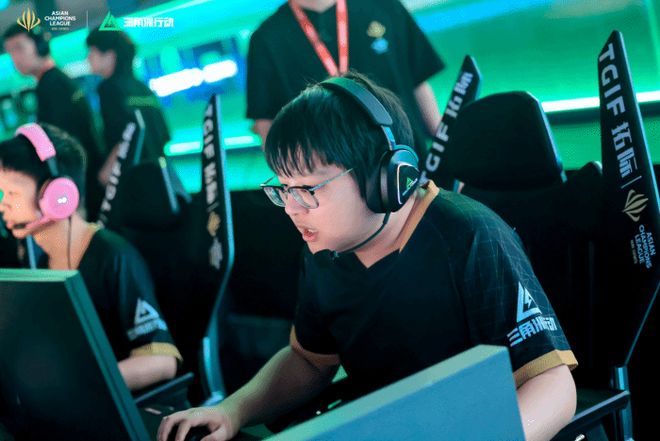 曼城以耀眼 曼城以耀眼